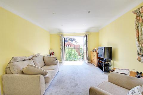 undefined, Saddlers Walk, Kings Langley