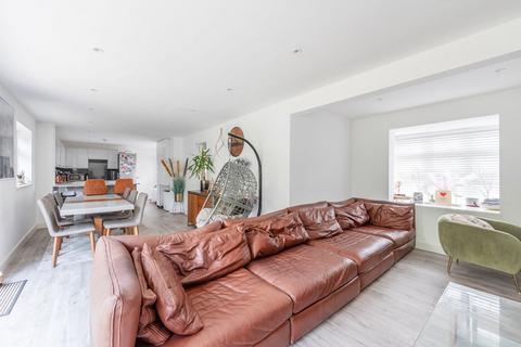 3 bedroom detached house for sale, Newlands Close, Hatch End, Pinner, HA5