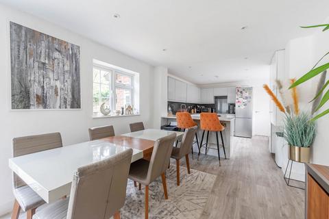 3 bedroom detached house for sale, Newlands Close, Hatch End, Pinner, HA5
