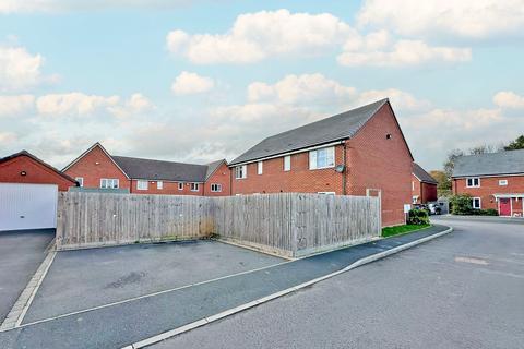 3 bedroom semi-detached house for sale, Foxglove Way, Himley, DY3