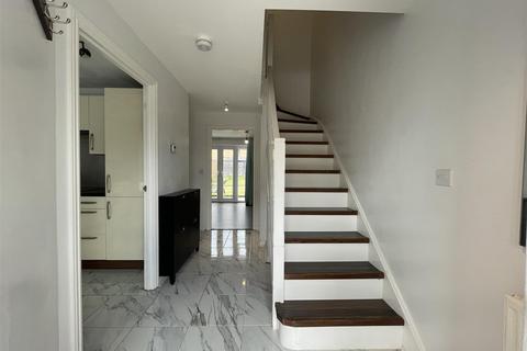 3 bedroom semi-detached house to rent, Cherry Tree Drive, Coventry CV4