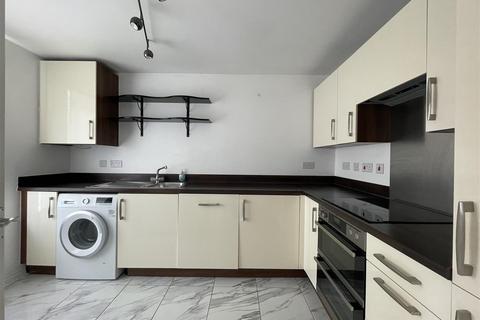 3 bedroom semi-detached house to rent, Cherry Tree Drive, Coventry CV4
