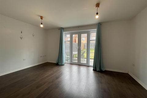 3 bedroom semi-detached house to rent, Cherry Tree Drive, Coventry CV4