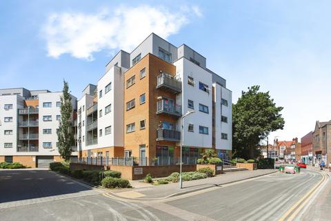 2 bedroom flat for sale, Sovereign Way, Tonbridge, Kent, TN9
