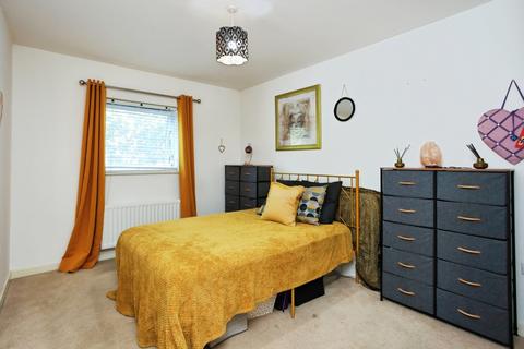 2 bedroom flat for sale, Sovereign Way, Tonbridge, Kent, TN9