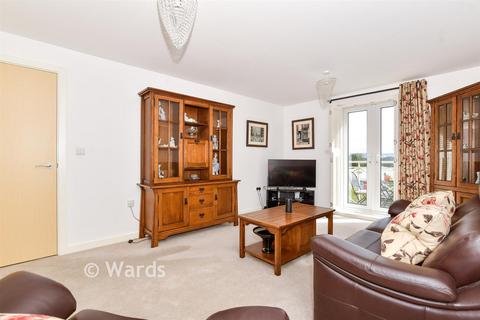 2 bedroom flat for sale, Queensgate, Maidstone ME16