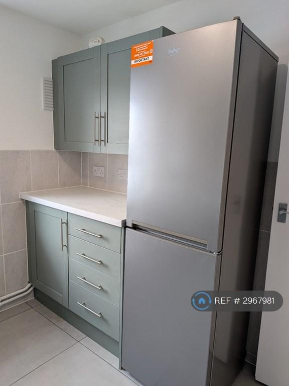 Apartment in London - More