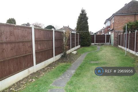 2 bedroom maisonette to rent, Gordon Road, Ashford, TW15