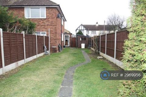 2 bedroom maisonette to rent, Gordon Road, Ashford, TW15