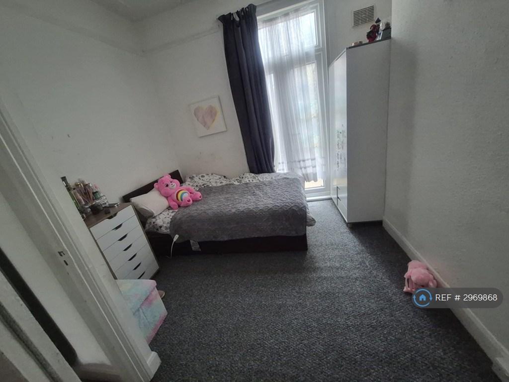 Apartment in London - View 3
