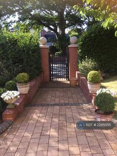 2 bedroom flat to rent, The Avenues, Exmouth, EX8