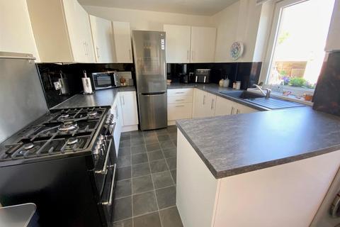 3 bedroom end of terrace house for sale, Darbyfields, Golcar, Huddersfield