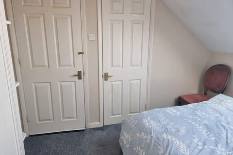 1 bedroom in a house share to rent, Veals Mead, Mitcham CR4