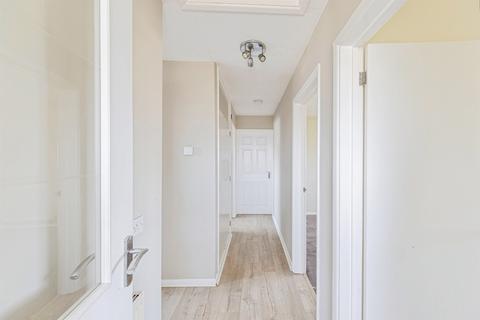 2 bedroom flat for sale, North Way, Deanshanger, MILTON KEYNES