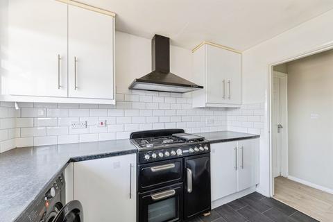 2 bedroom flat for sale, North Way, Deanshanger, MILTON KEYNES