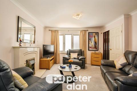 3 bedroom semi-detached house for sale, Shetland Close, St. Julians, Newport