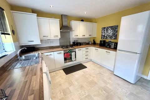 3 bedroom semi-detached house to rent, Christie Lane, Salford, M7