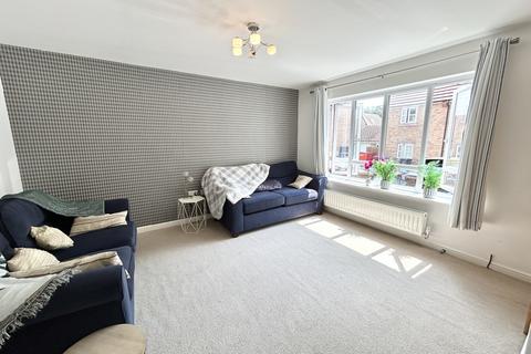 3 bedroom semi-detached house to rent, Christie Lane, Salford, M7