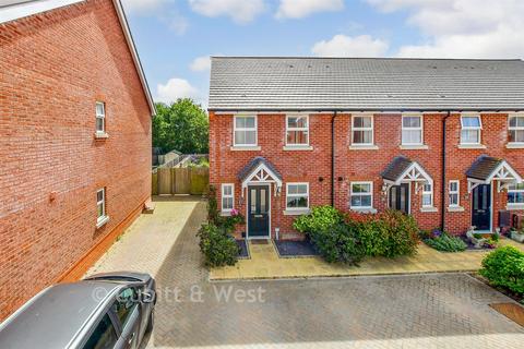 2 bedroom semi-detached house for sale, Maple Drive, Chichester PO20