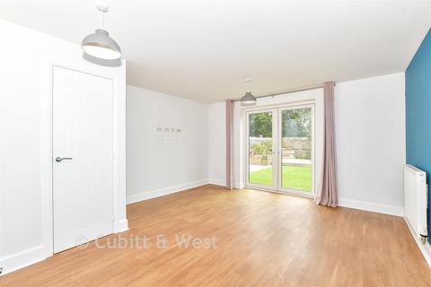 2 bedroom semi-detached house for sale, Maple Drive, Chichester PO20