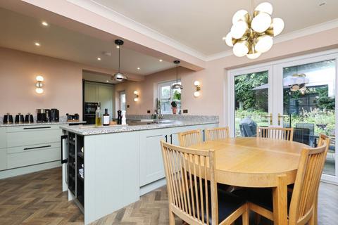 5 bedroom detached house for sale, Hookstone Grange Way, Harrogate, HG2