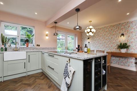 5 bedroom detached house for sale, Hookstone Grange Way, Harrogate, HG2