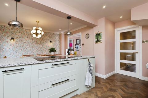 5 bedroom detached house for sale, Hookstone Grange Way, Harrogate, HG2
