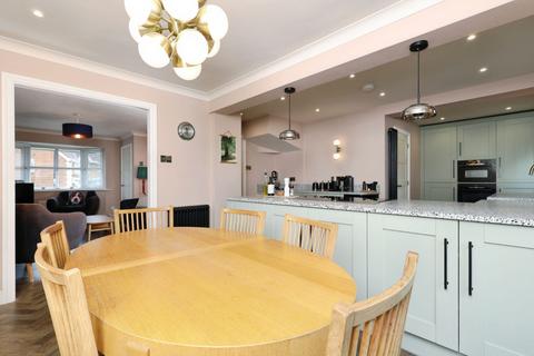 5 bedroom detached house for sale, Hookstone Grange Way, Harrogate, HG2