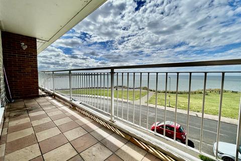 2 bedroom flat for sale, The Parade, Birchington, CT7