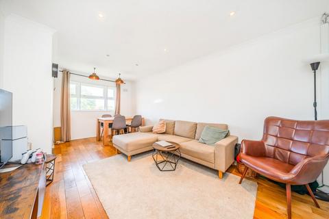 2 bedroom flat to rent, Taylor Close, Hounslow TW3