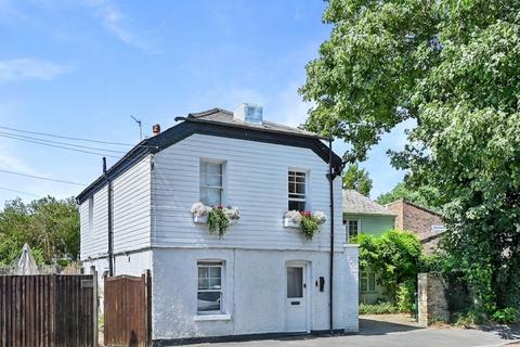 2 bedroom apartment for sale, French Street, Sunbury-on-Thames, TW16