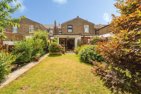 3 bedroom end of terrace house for sale, Coventry Road, Ilford