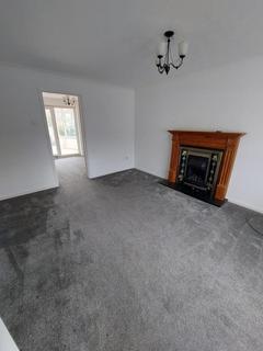 3 bedroom detached house to rent, Ullswater Avenue, Crewe CW2