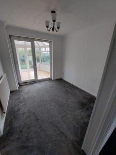 3 bedroom detached house to rent, Ullswater Avenue, Crewe CW2