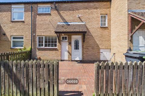 3 bedroom terraced house to rent, Bringhurst, Peterborough, PE2 5RU