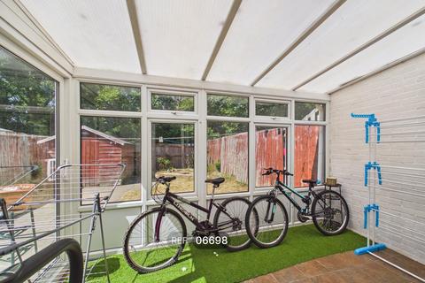 3 bedroom terraced house to rent, Bringhurst, Peterborough, PE2 5RU