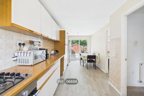 3 bedroom terraced house to rent, Bringhurst, Peterborough, PE2 5RU