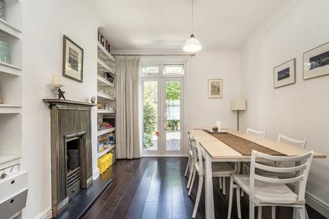 4 bedroom terraced house for sale, Fernbrook Crescent, London