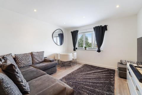 2 bedroom flat for sale, Copthorne House, Cox Lane, West Ewell