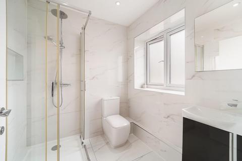 2 bedroom flat for sale, Copthorne House, Cox Lane, West Ewell