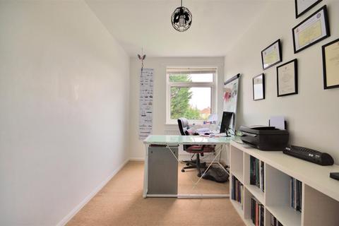 5 bedroom semi-detached house to rent, Derwent Close, Cambridge CB1