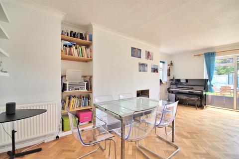 5 bedroom semi-detached house to rent, Derwent Close, Cambridge CB1