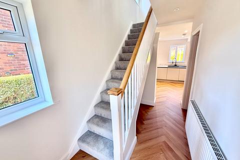 3 bedroom semi-detached house for sale, Moor End Lane, Silkstone Common, S75 4QS