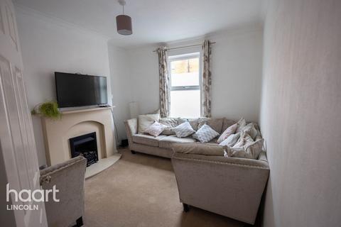 3 bedroom terraced house to rent, Edna Street, LINCOLN