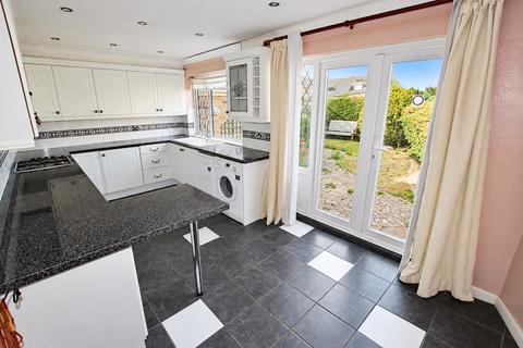 4 bedroom detached house for sale, Sheppard Close, Clacton on Sea, CO16
