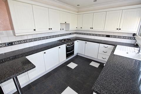 4 bedroom detached house for sale, Sheppard Close, Clacton on Sea, CO16