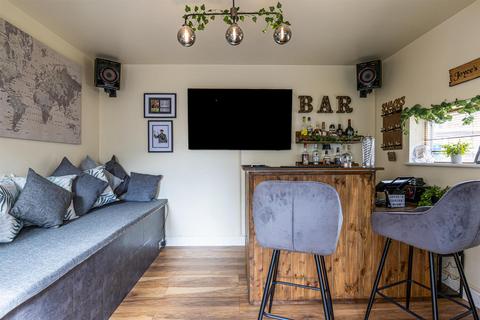 3 bedroom semi-detached house for sale, Huddleston Court, Mirfield WF14