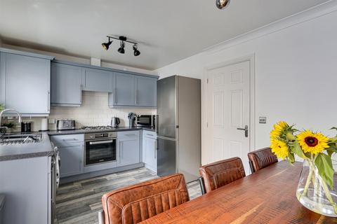 3 bedroom semi-detached house for sale, Huddleston Court, Mirfield WF14
