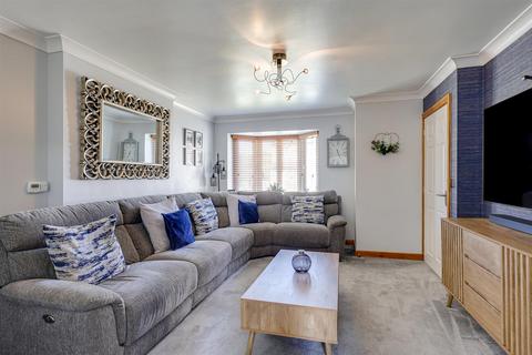 3 bedroom semi-detached house for sale, Huddleston Court, Mirfield WF14