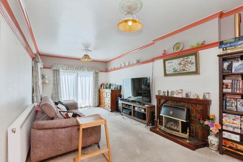 3 bedroom detached house for sale, Thurnview Road, Leicester, LE5
